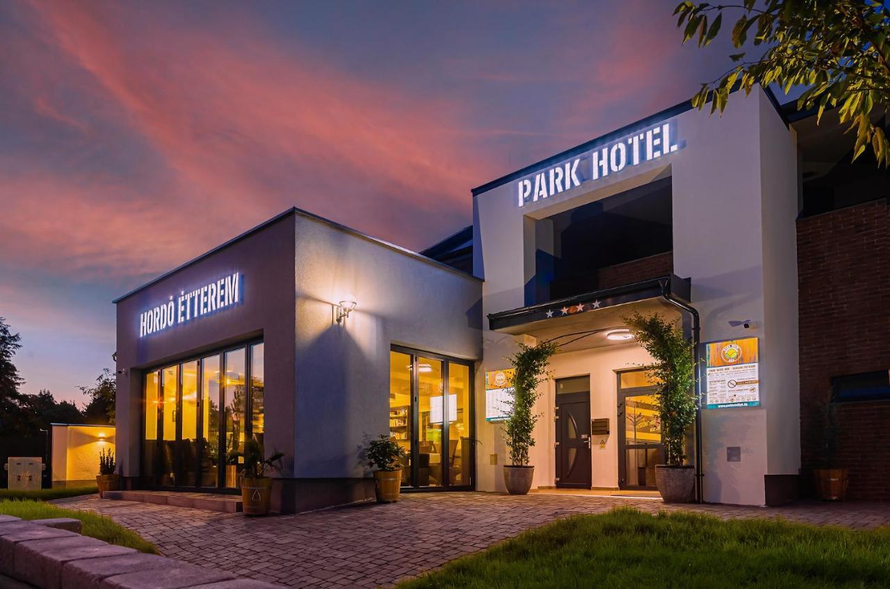 Park Hotel Buek-Buekfuerdo Εξωτερικό φωτογραφία